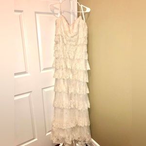David’s Bridal Ivory Lace Tiered Wedding Dress
